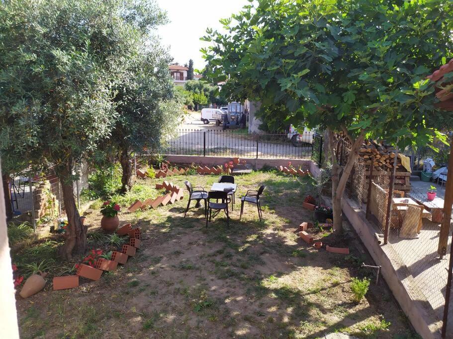 לריסוס Renovated Apartment 300M From The Sea מראה חיצוני תמונה