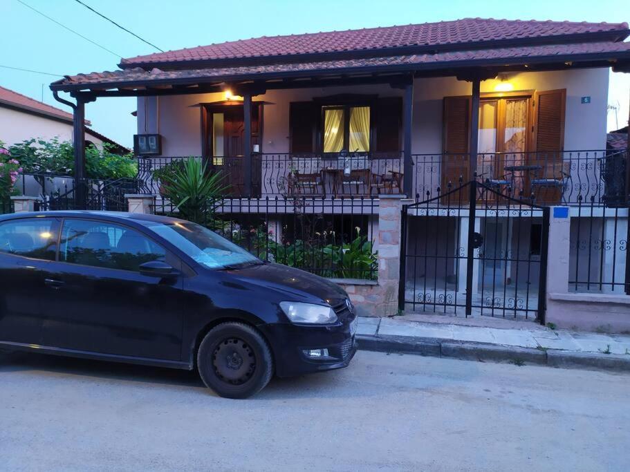 לריסוס Renovated Apartment 300M From The Sea מראה חיצוני תמונה